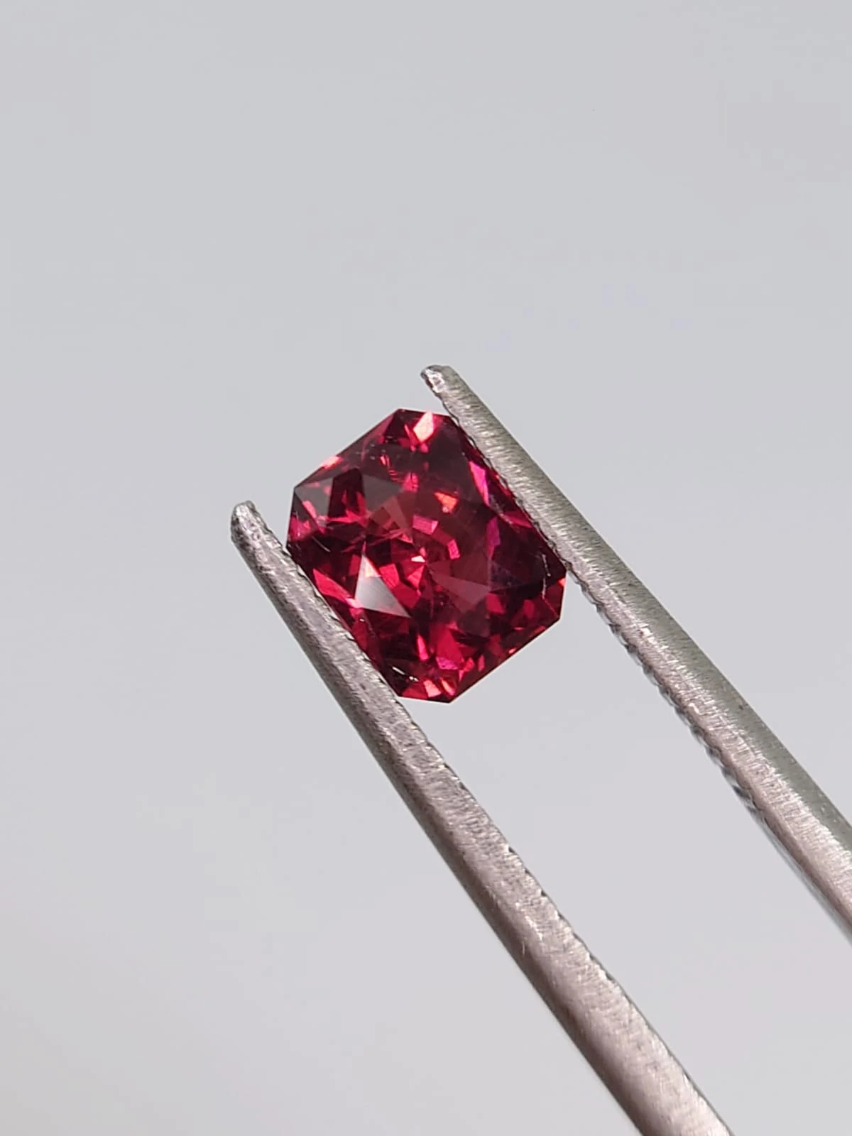 0.97ct Natural Rhodolite Garnet From Tanzania — view 3